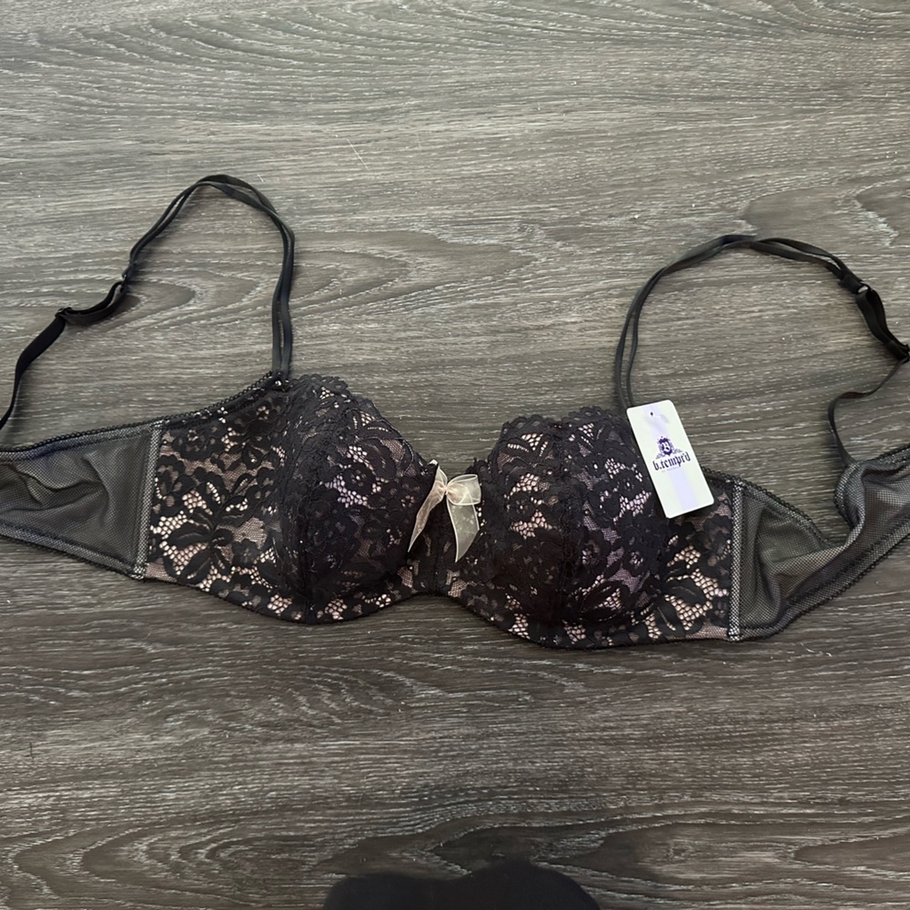 B Tempted lace lined balconette bra.  NWT. - Picture 2 of 6